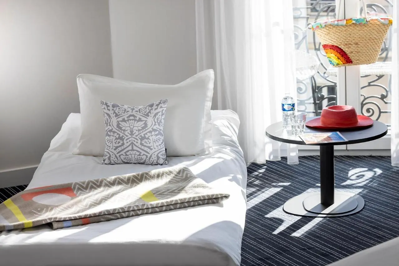 Hotel 66 Nice Fransa