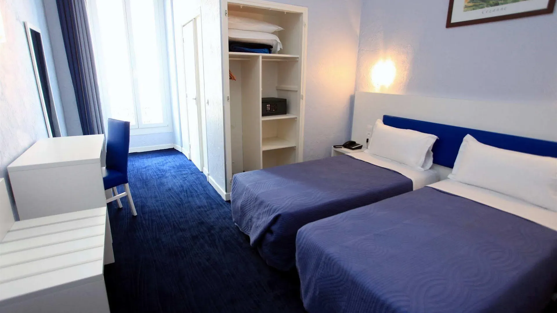 Hotel 66 Nice Fransa